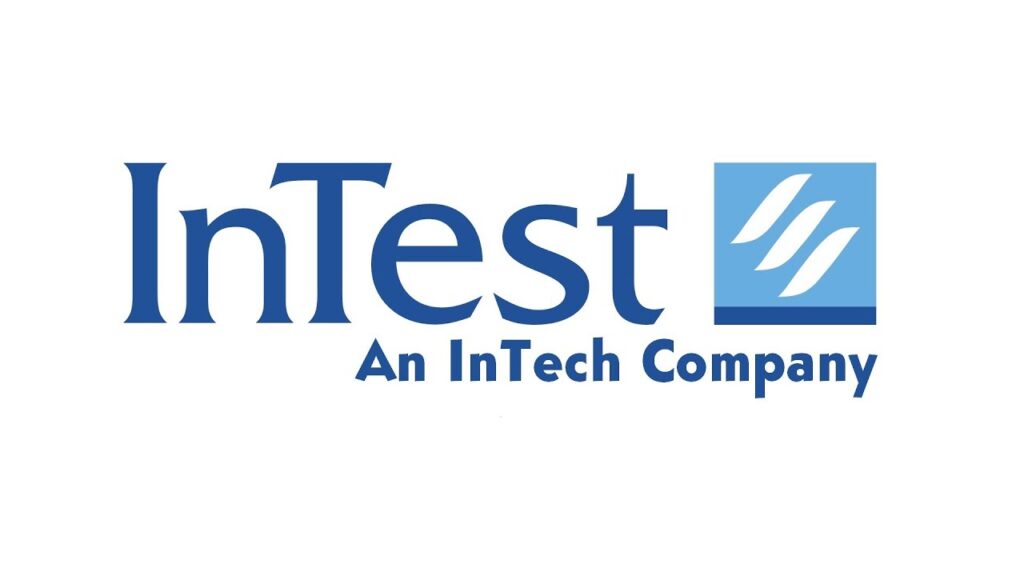 Logo InTest : Expert en Solutions de Test du Groupe InTech Logo bleu InTest, An InTech Company, avec trois vagues blanches dans un carré bleu clair et foncé.